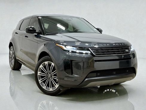 Used 2025 Land Rover Range Rover Evoque Dynamic SE image 3