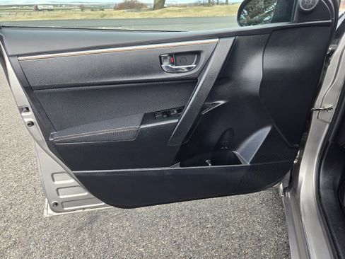 Used 2014 Toyota Corolla LE image 9