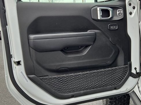 Used 2025 Jeep Wrangler Unlimited Rubicon image 18