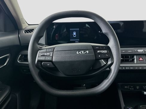 Used 2025 Kia K4 FWD image 18