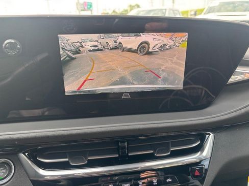 New 2026 Buick Envista Avenir FWD image 10