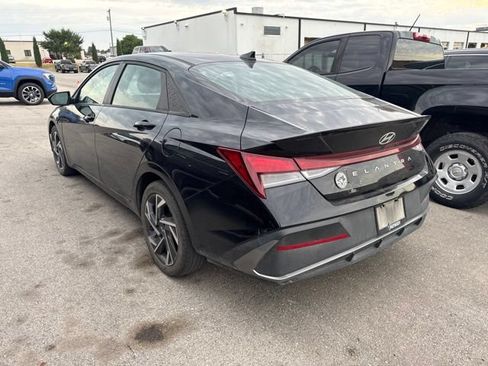 Used 2025 Hyundai Elantra Sport FWD image 4
