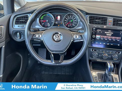 Used 2019 Volkswagen e-Golf SE w/ Driver Assistance Package FWD image 18