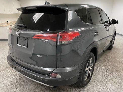 Used 2018 Toyota RAV4 XLE w/ Carpet Mat Package image 5