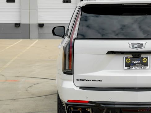 Used 2025 Cadillac Escalade V w/ LPO, Floor Liner Package image 12