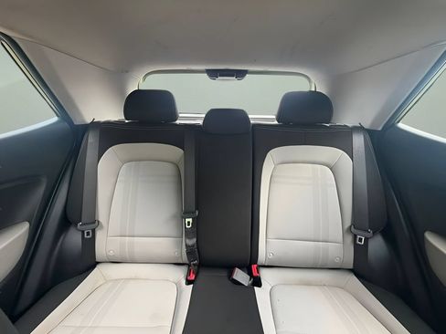 Used 2023 Hyundai Venue SEL FWD image 17