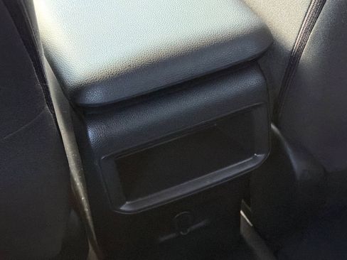 Used 2019 Toyota RAV4 LE image 16