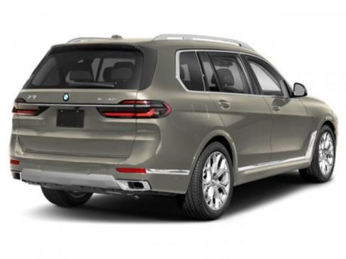 Used 2023 BMW X7 M60i image 2