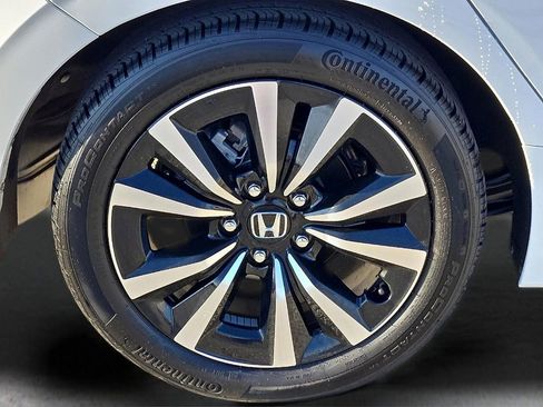 Used 2024 Honda Civic EX-L image 8