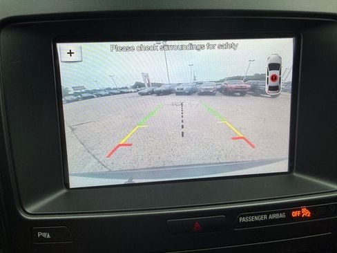 Used 2018 Ford Explorer XLT w/ Equipment Group 202A FWD image 22