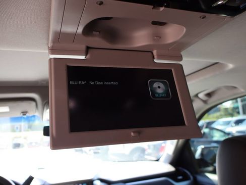 Used 2019 Chevrolet Tahoe Premier AWD/4WD image 46