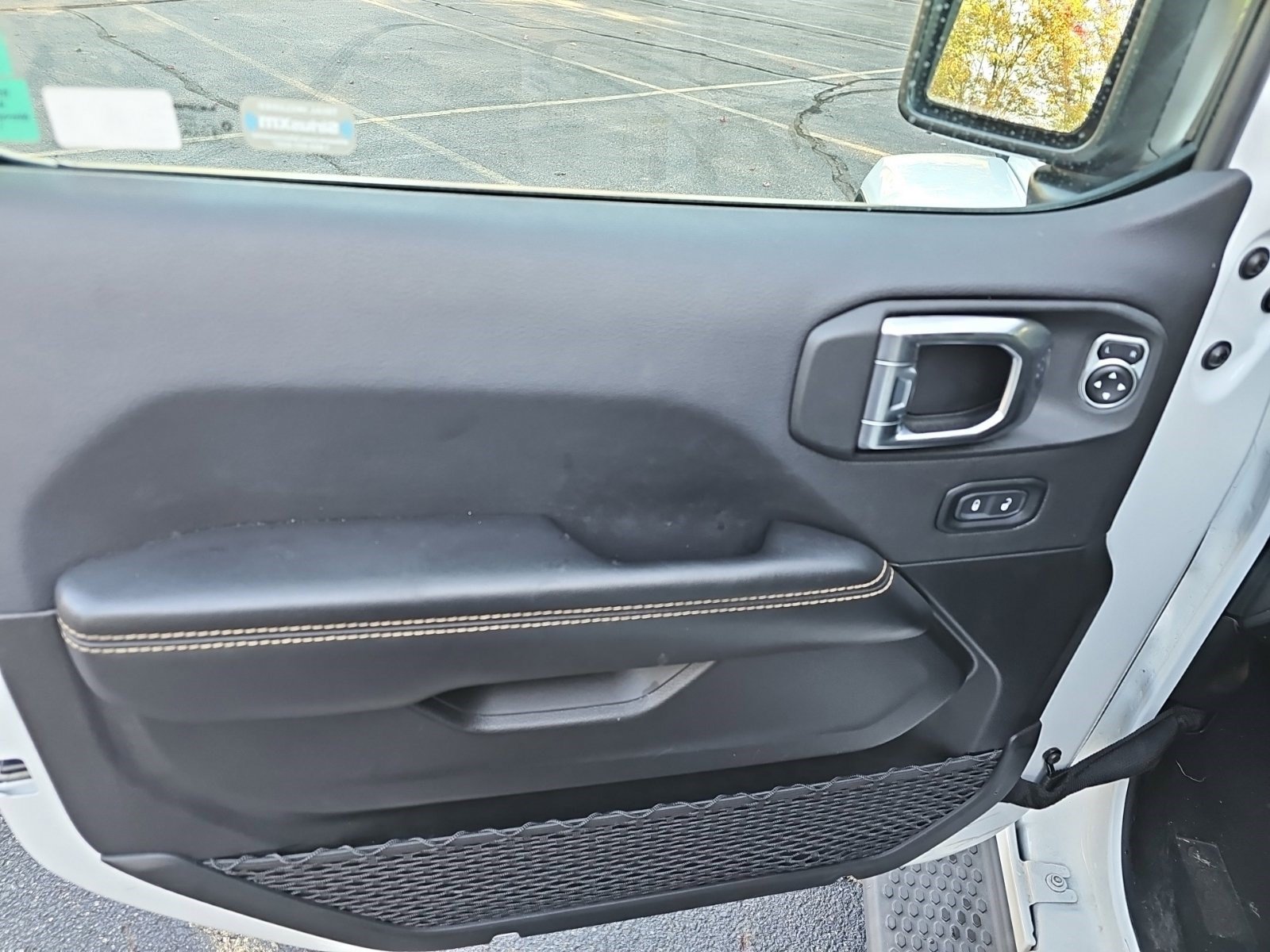 Used 2024 Jeep Wrangler Unlimited Sahara AWD/4WD image 19