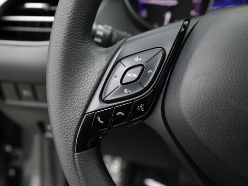 Used 2021 Toyota C-HR LE FWD image 18