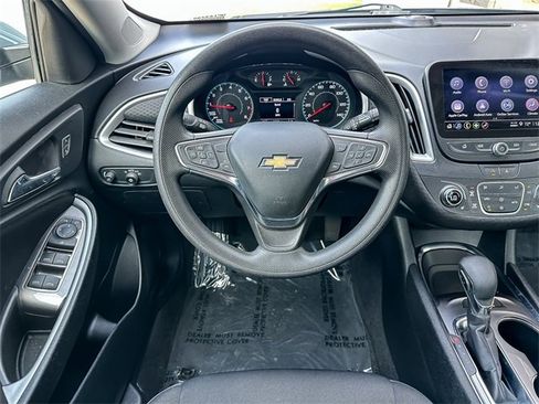 Used 2024 Chevrolet Malibu LT image 18
