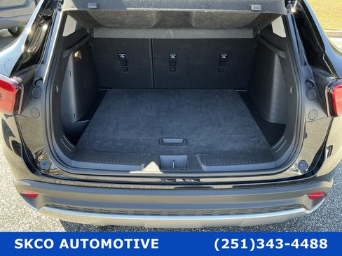 Used 2025 Chevrolet Trax LT w/ LT Convenience Package image 21