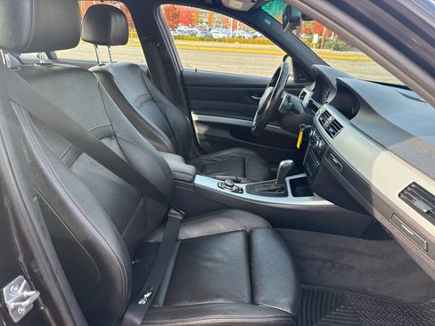 Used 2011 BMW 335i xDrive Sedan w/ M Sport Pkg image 16