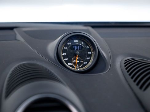 Certified 2020 Porsche 718 Cayman GT4 RWD image 30