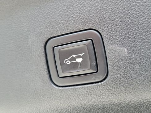 Used 2021 Chevrolet Tahoe LT RWD image 7