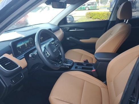 Certified 2024 Kia Seltos SX AWD/4WD image 17