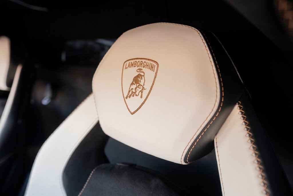 Used 2019 Lamborghini Aventador SVJ AWD/4WD image 52