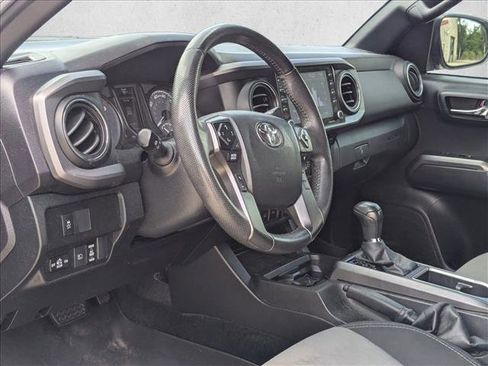 Used 2021 Toyota Tacoma TRD Off-Road w/ Technology Package AWD/4WD image 2