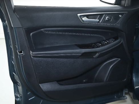 Used 2019 Ford Edge Titanium AWD/4WD image 16