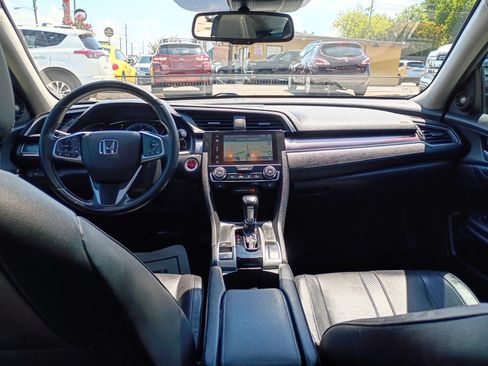 Used 2016 Honda Civic Touring image 11