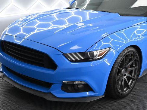 Used 2017 Ford Mustang GT w/ GT Performance Package RWD image 7