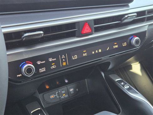 New 2026 Kia Sorento S w/ S Panoramic Sunroof Package image 14