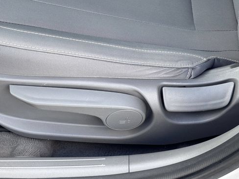 Used 2021 Hyundai Elantra SEL FWD image 19