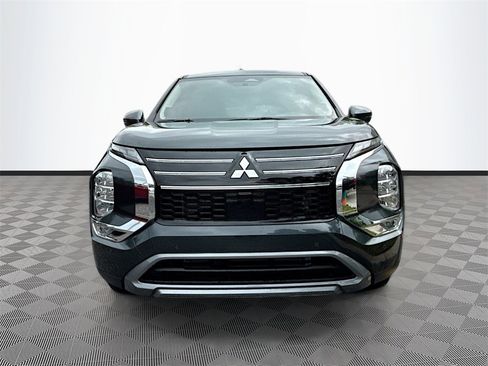 New 2025 Mitsubishi Outlander SE image 2