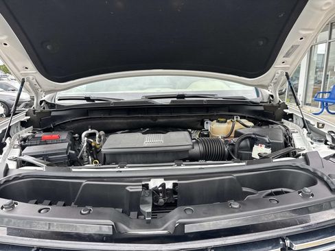 Used 2023 Chevrolet Tahoe Premier RWD image 3