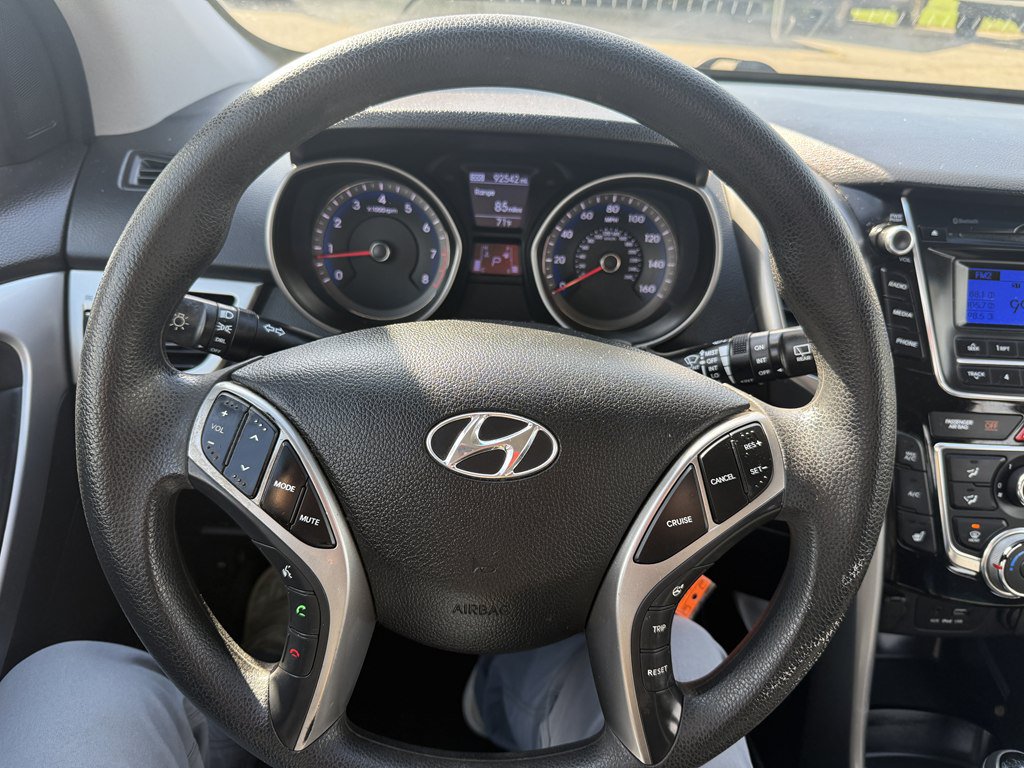 Used 2016 Hyundai Elantra GT FWD image 19