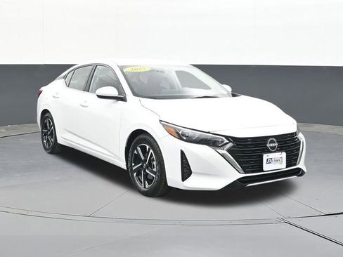 Used 2025 Nissan Sentra SV image 21