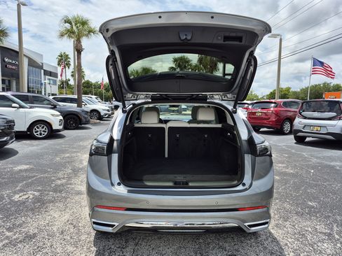 Used 2025 Buick Envision Avenir AWD/4WD image 12