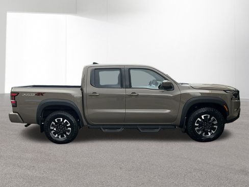 Used 2022 Nissan Frontier PRO-4X AWD/4WD image 2