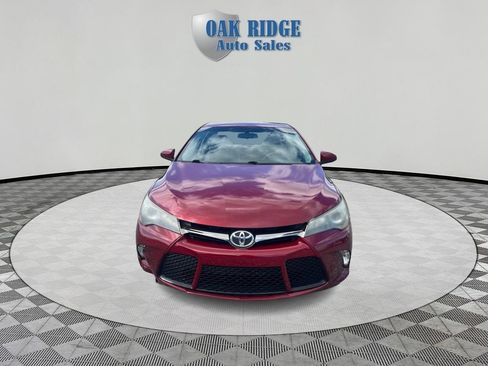 Used 2016 Toyota Camry SE FWD image 2