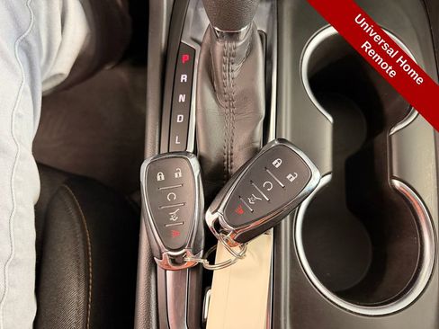 Used 2021 Chevrolet Equinox LT w/ Driver Convenience Package image 28