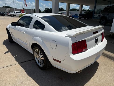 Used 2006 Ford Mustang GT Premium RWD image 13
