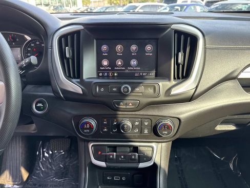 Used 2024 GMC Terrain SLE w/ Driver Convenience Package FWD image 25