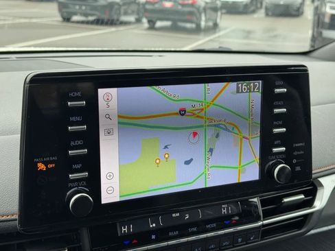 Used 2024 Toyota Sienna XSE w/ XSE Premium Package image 23