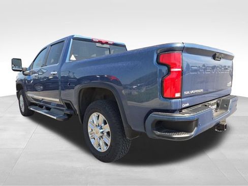 Used 2025 Chevrolet Silverado 2500 High Country w/ High Country Premium Package AWD/4WD image 11