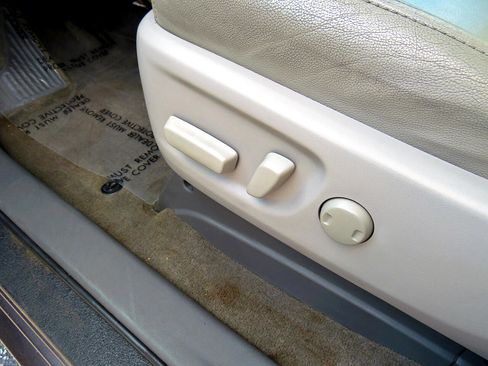 Used 2018 Toyota Sienna XLE image 18