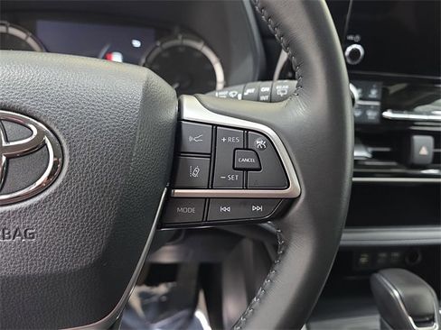 Certified 2024 Toyota Highlander LE image 15