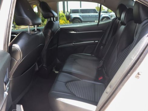 Used 2020 Toyota Camry SE FWD image 33