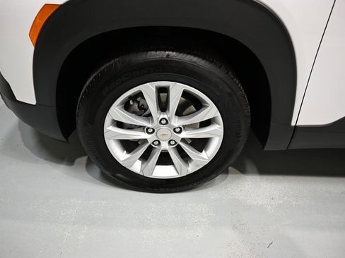 Used 2023 Chevrolet TrailBlazer LS image 30