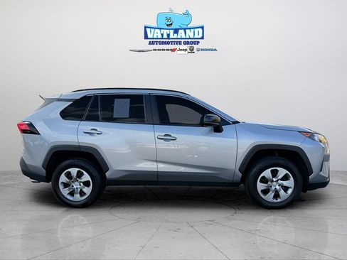 Used 2021 Toyota RAV4 LE image 6