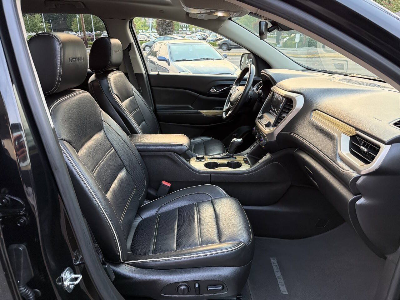 Used 2017 GMC Acadia Denali AWD/4WD image 18