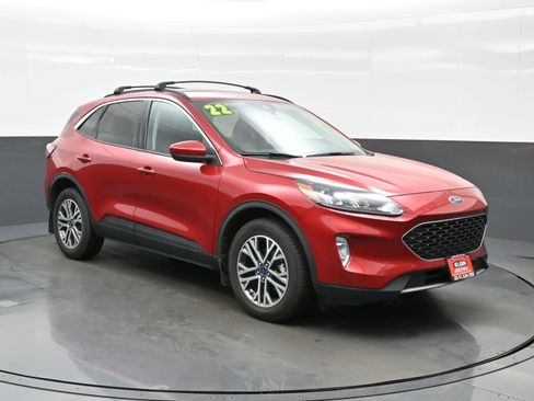 Used 2022 Ford Escape SEL w/ Technology Package image 2