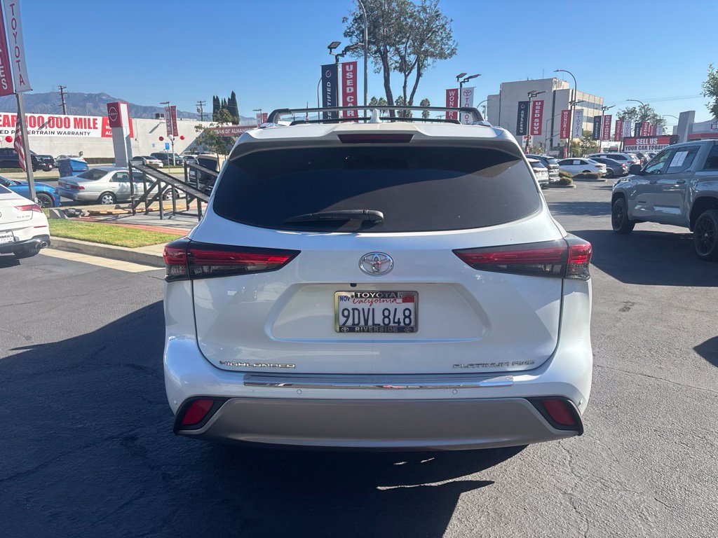 Used 2022 Toyota Highlander Platinum AWD/4WD image 5